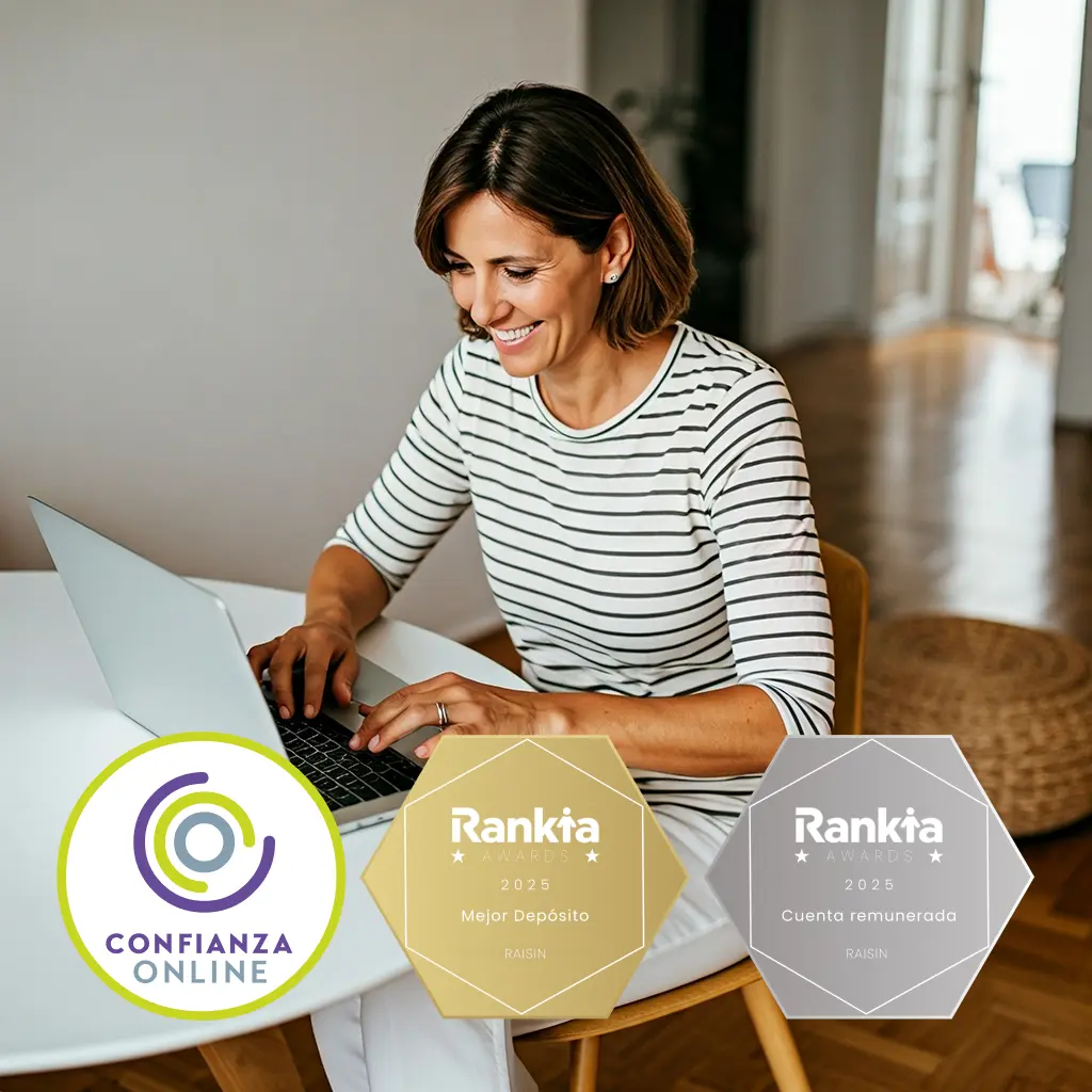 Mujer con portátil.